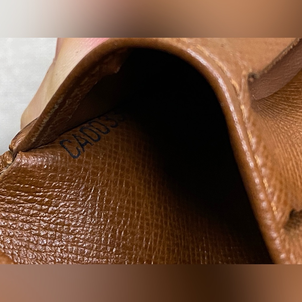 Louis Vuitton Vintahe wallet - Picture 7 of 12